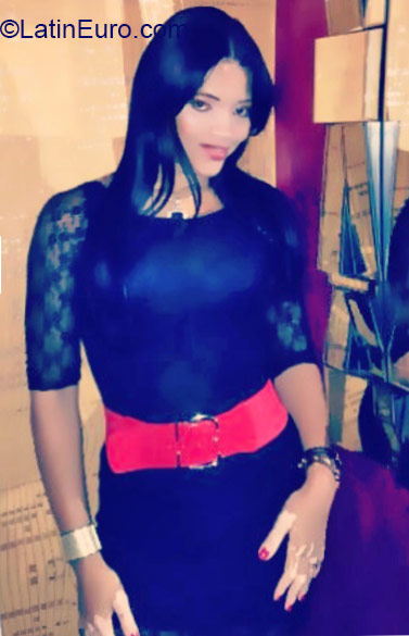 Date this hard body Dominican Republic girl Nicole from Santiago DO21975