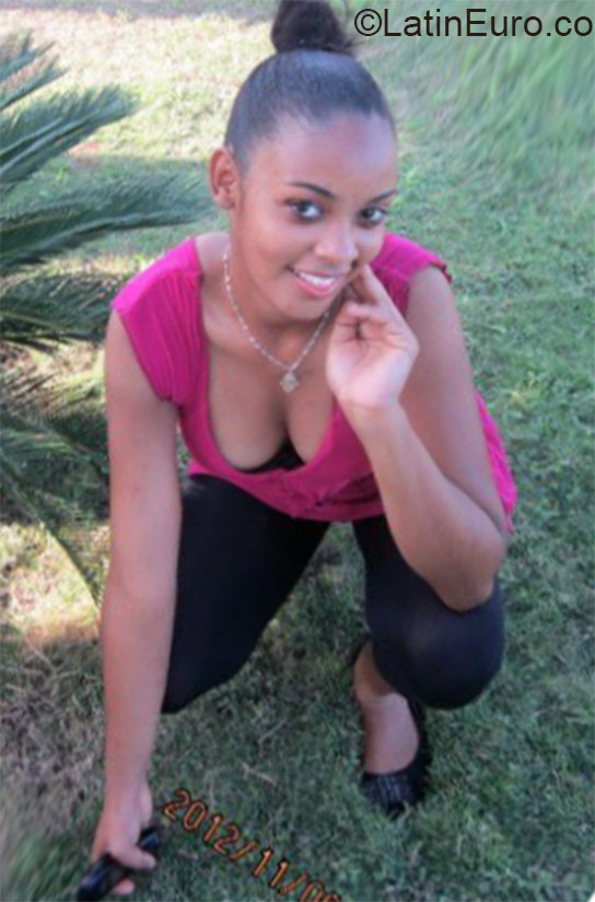 Date this good-looking Dominican Republic girl Yaserki from Santo Domingo DO21984