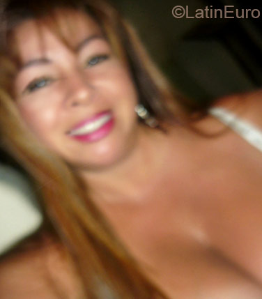Date this voluptuous Colombia girl Alejandra from Medellin CO17327