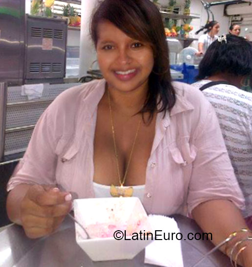 Date this hot Colombia girl Nidia from Cali CO17332
