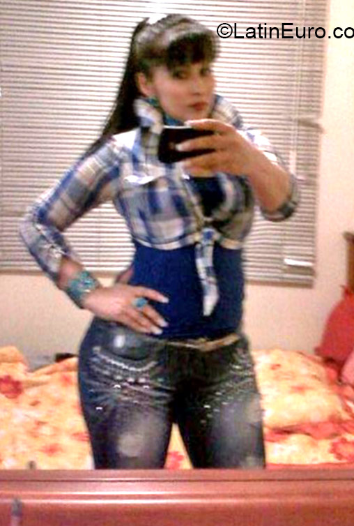 Date this georgeous Colombia girl Clara ines from Medellin CO17337