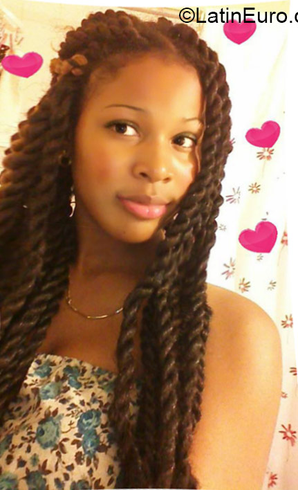 Date this stunning Jamaica girl Kimberly from Kingston JM2033