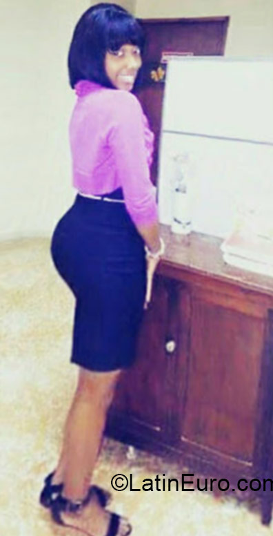 Date this attractive Dominican Republic girl Yulisa from Santo Domingo DO22086