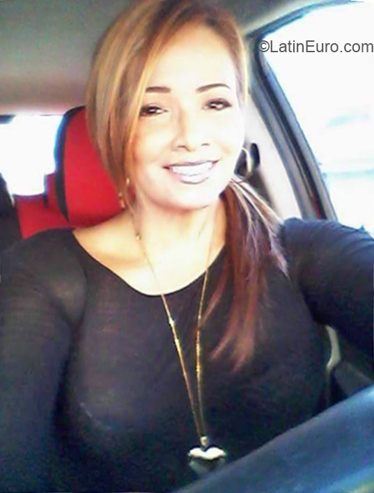 Date this gorgeous Colombia girl Lilysam from Barranquilla CO17410