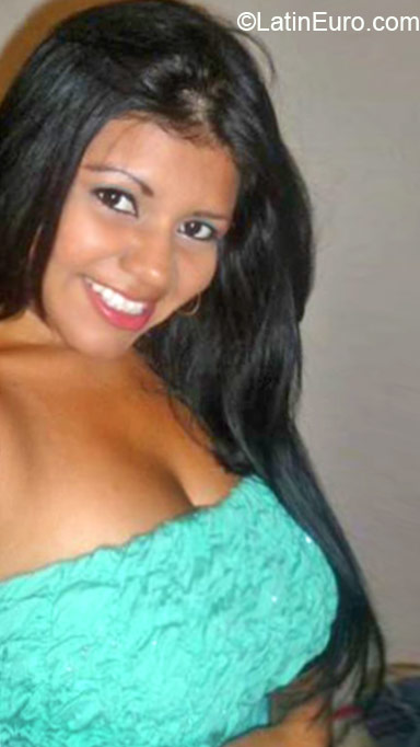Date this charming Colombia girl Karol from Cali CO17422