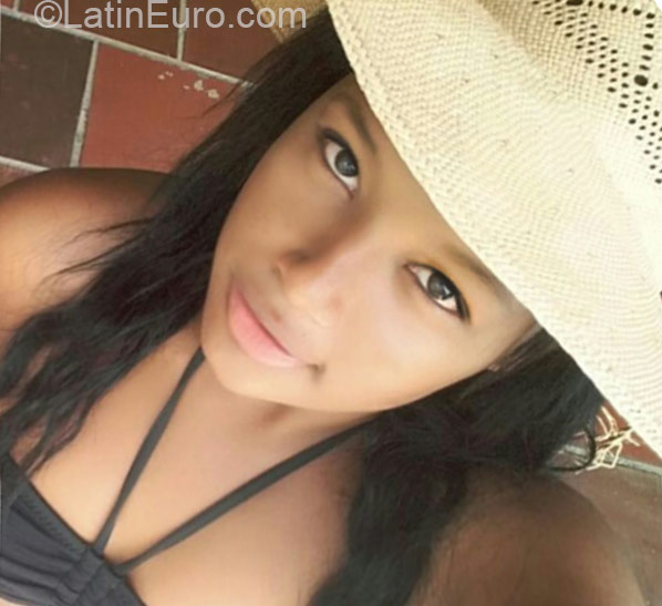 Date this good-looking Colombia girl Katherin from Cali CO17423