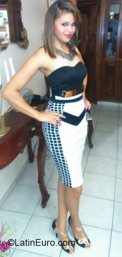 Date this georgeous Dominican Republic girl Yefreisi from Santo Domingo DO22213
