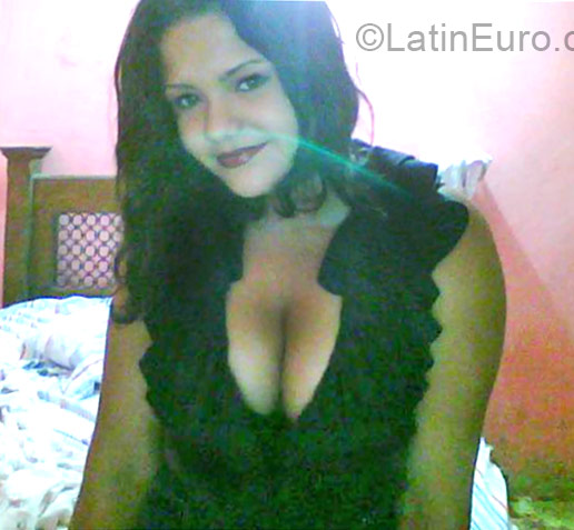 Date this gorgeous Colombia girl Taliana from Bogota CO17456