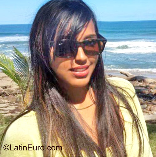 Date this athletic Dominican Republic girl Laura from Santo Domingo DO22333