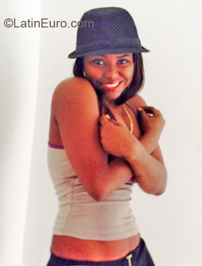 Date this lovely Dominican Republic girl Dani from Santo Domingo DO22337