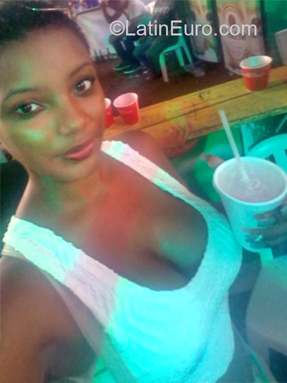 Date this fun Dominican Republic girl Sehirys from Santo Domingo DO22402