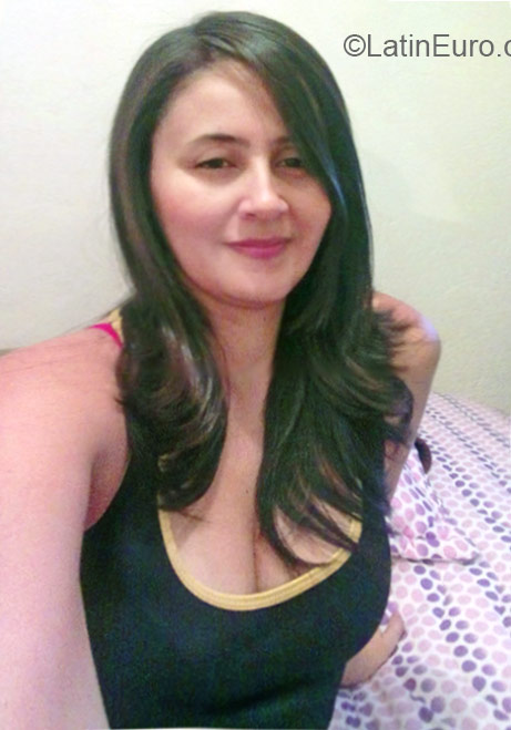Date this voluptuous Colombia girl Sandra from Medellin CO17530
