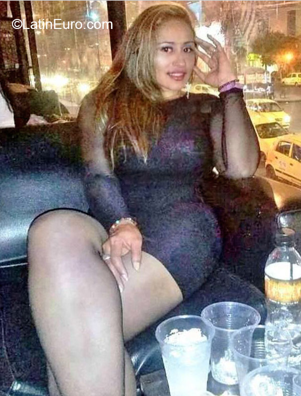 Date this voluptuous Colombia girl Maria from Bogota CO18976