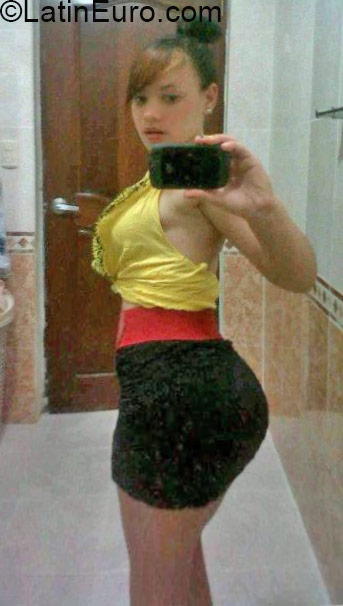 Date this hot Dominican Republic girl Nathaly from Santiago DO22426
