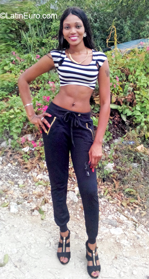 Date this nice looking Jamaica girl Melody from Montego bay JM2082