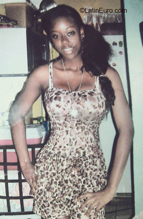 Date this charming Jamaica girl Kayla from Kingston JM2083