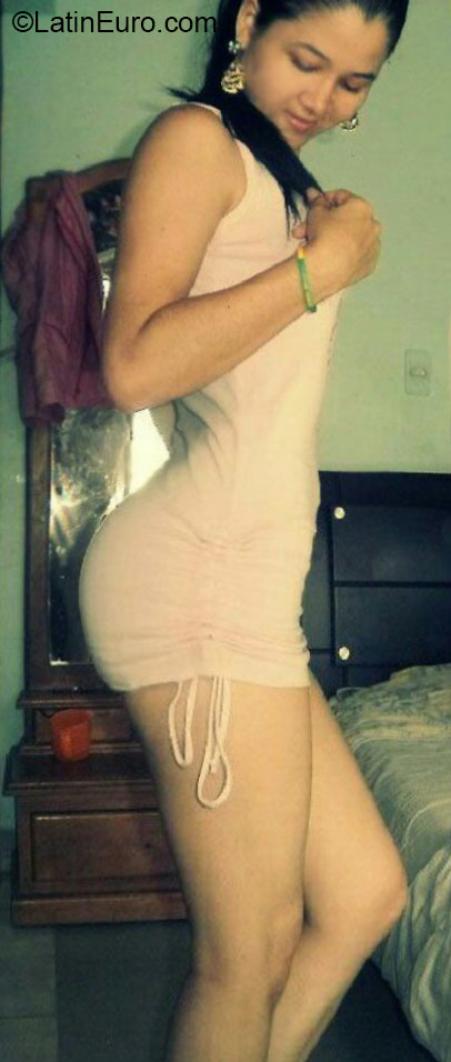 Date this cute Colombia girl Paola from Ibague CO17619