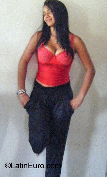 Date this young Dominican Republic girl Madelyn from Santo Domingo DO22544