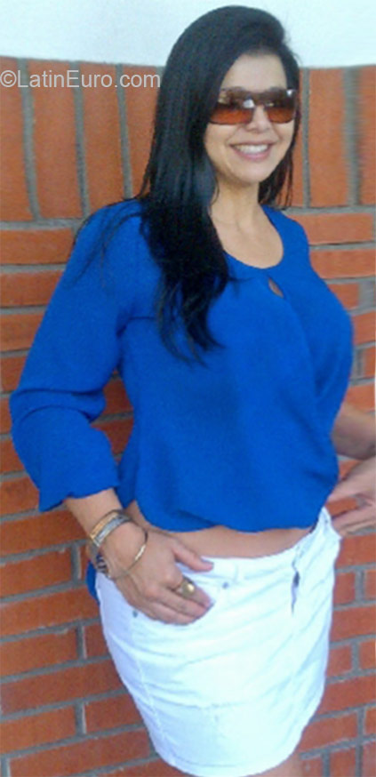 Date this attractive Venezuela girl Yohana from Caracas VE554