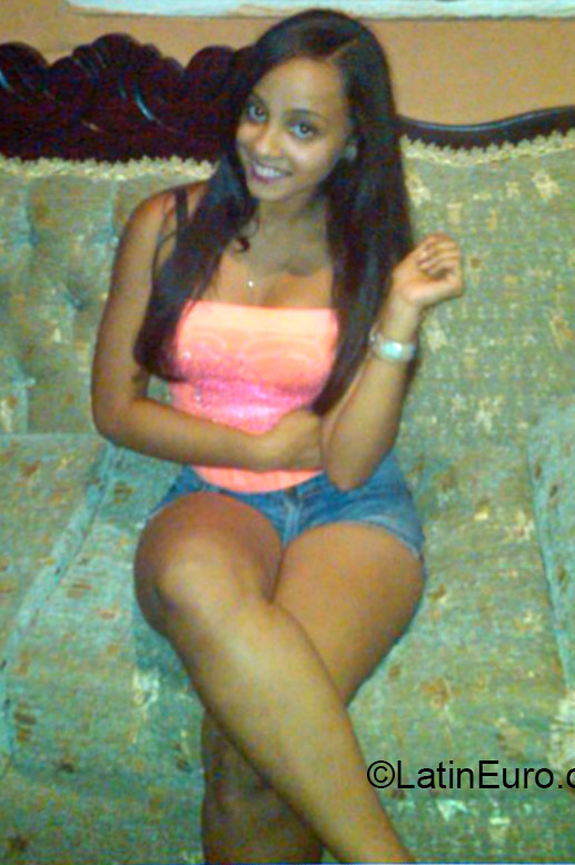 Date this young Dominican Republic girl Noemi from Santiago DO22638
