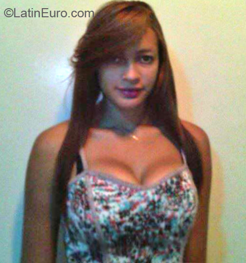 Date this lovely Dominican Republic girl Gaby from Santo Domingo DO22640