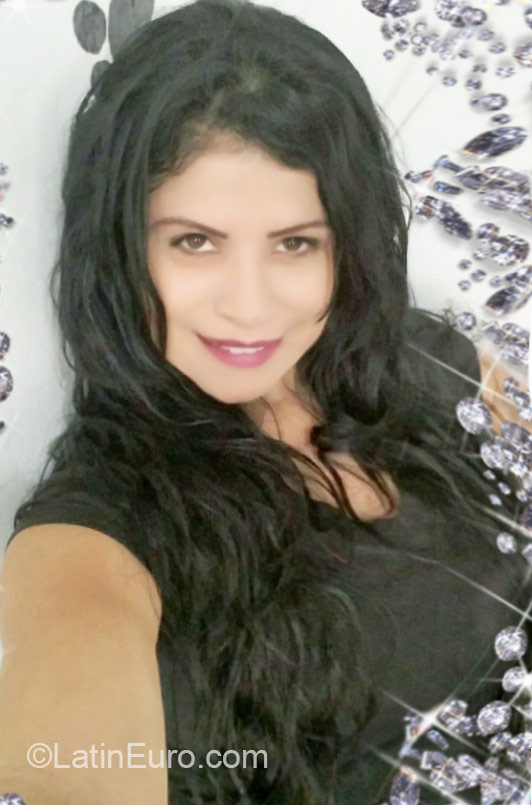 Date this athletic Colombia girl Olgalu from Bucaramanga CO17732