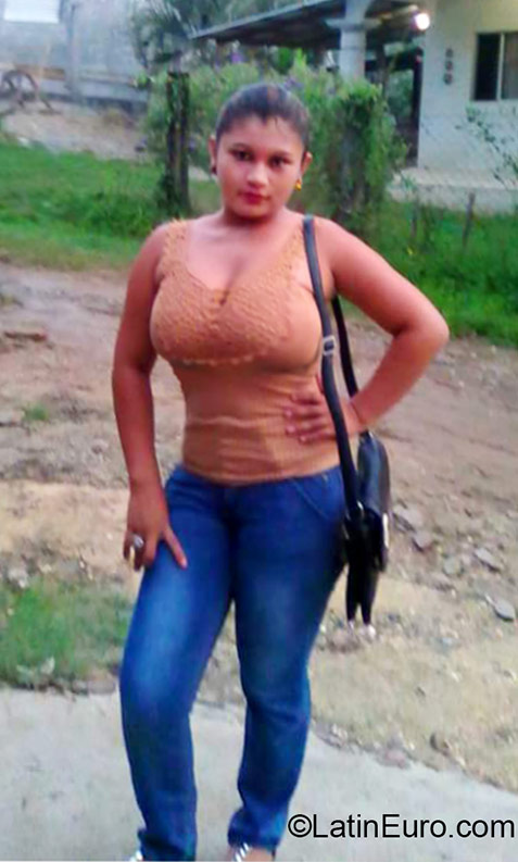 Date this beautiful Honduras girl Claudia from Tegucigalpa HN1593