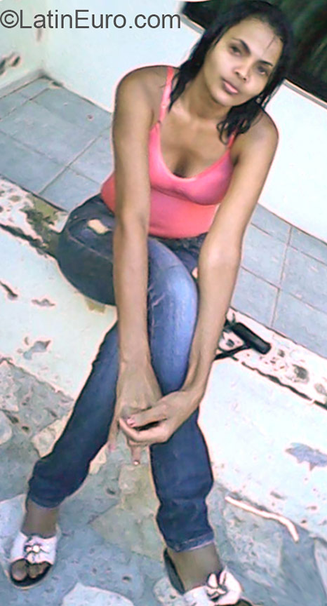 Date this hard body Dominican Republic girl Andrea from Santo Domingo DO22737