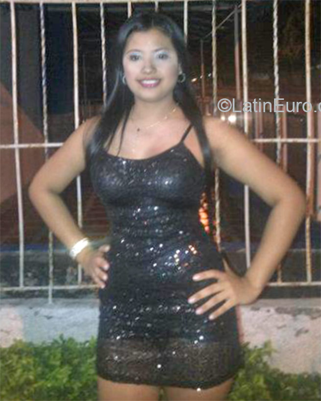 Date this charming Colombia girl Katherin from Barranquilla CO17747