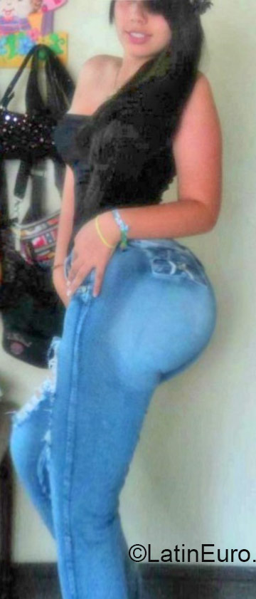 Date this gorgeous Colombia girl Rocio from Medellin CL87