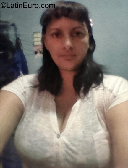 Date this beautiful Venezuela girl Meslay from Barquisimeto VE582