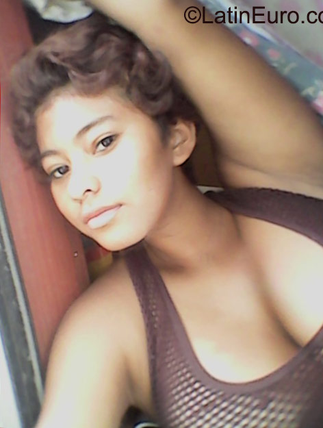 Date this attractive Honduras girl Gruesh from Tegucigalpa HN1622