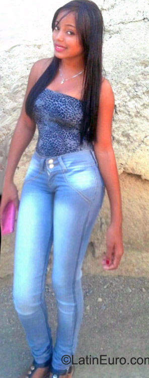 Date this lovely Dominican Republic girl Wendy from Santo Domingo DO22892