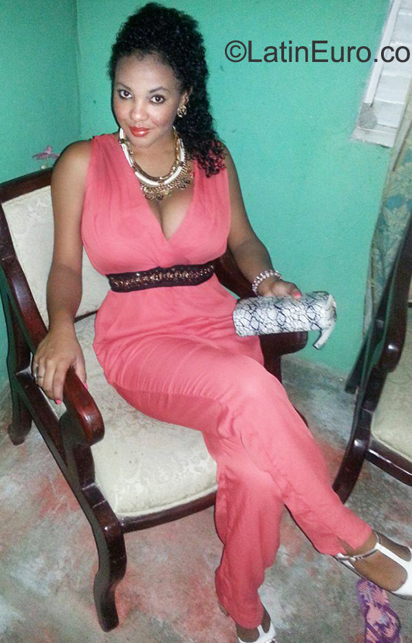 Date this funny Dominican Republic girl Yasmairi from Santiago DO22918