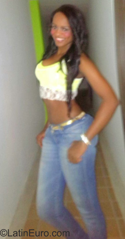 Date this delightful Colombia girl Alejandra from Cali CO17828