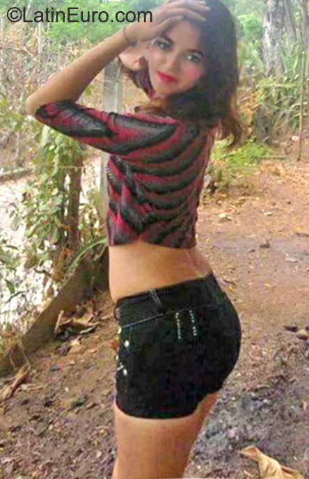 Date this foxy Honduras girl Carmen from San Pedro Sula HN1639