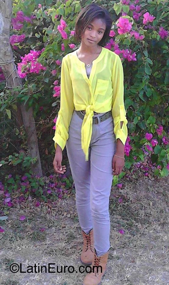 Date this georgeous Jamaica girl Crisila from Ocho Rios JM2133