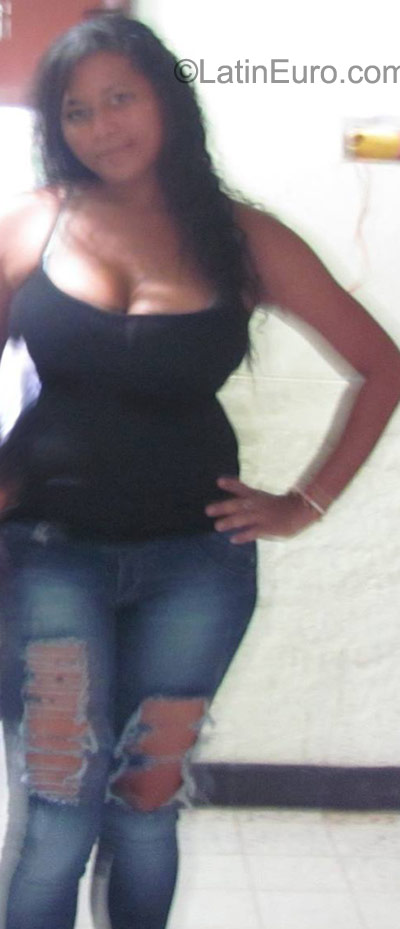Date this hot Colombia girl Berenice from Barranquilla CO18502