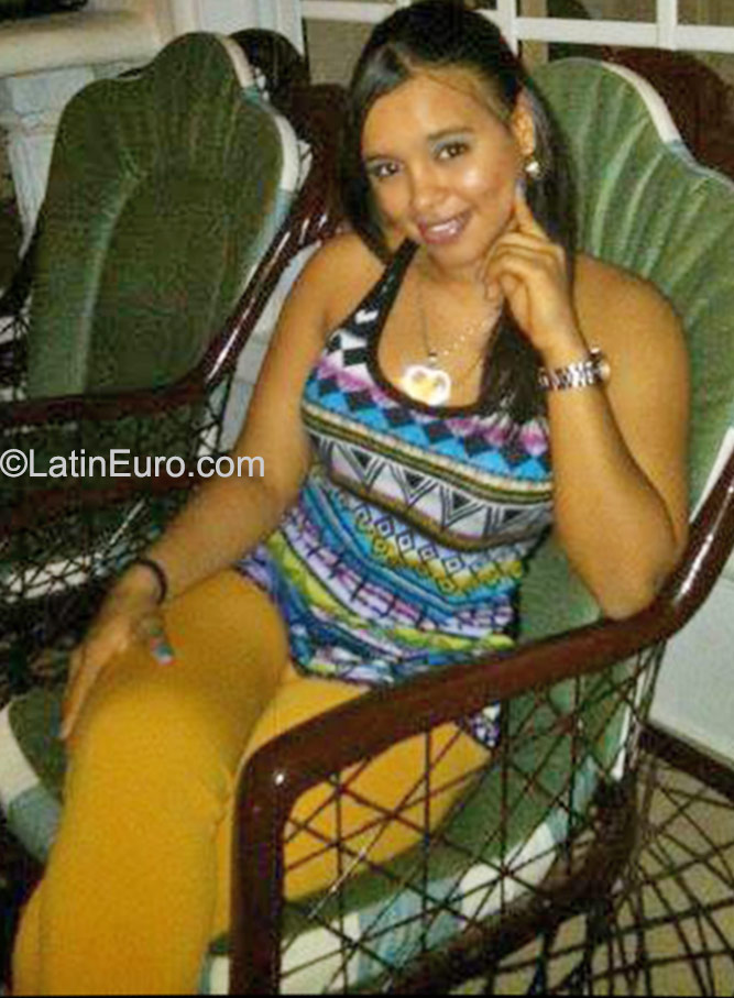Date this delightful Dominican Republic girl Karina from Santo Domingo DO23011