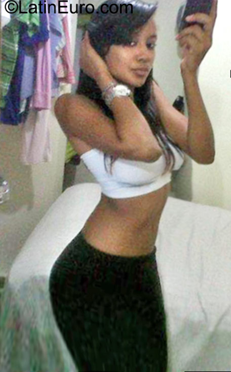Date this sensual Dominican Republic girl Ana from Santo Domingo DO23013