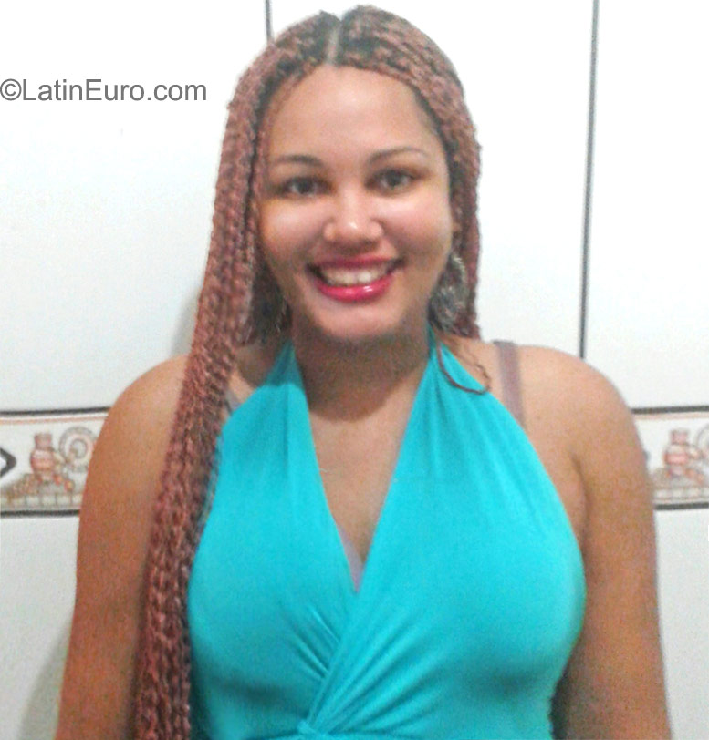 Date this delightful Brazil girl Fernanda from Rio De Janeiro BR9433