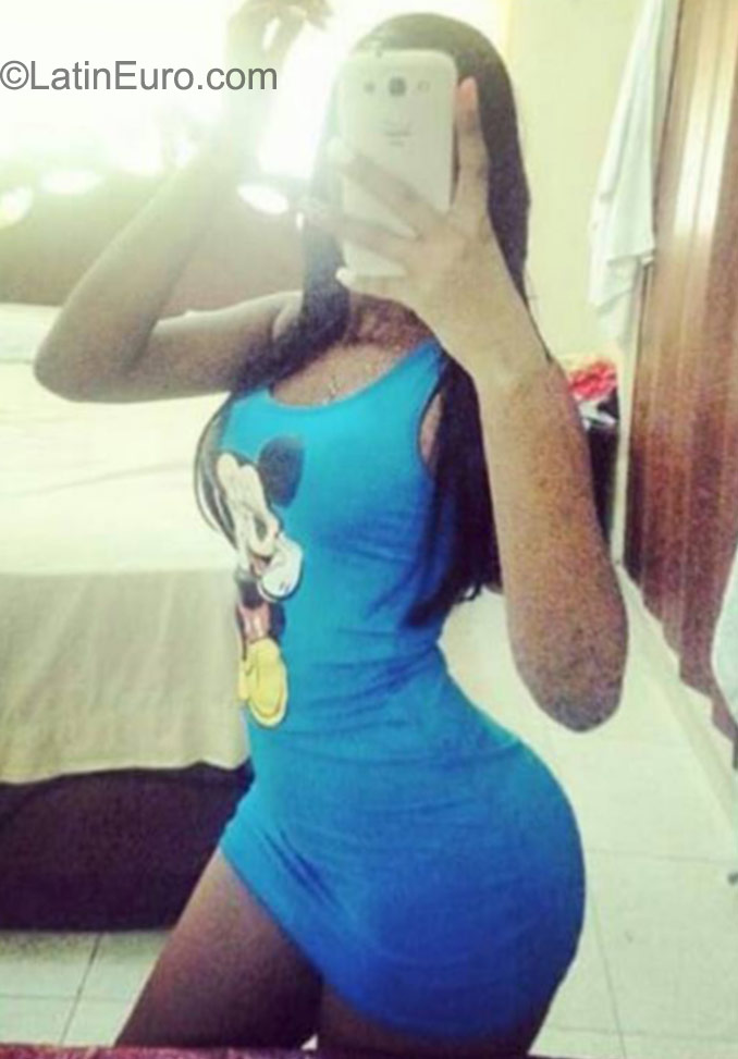 Date this beautiful Dominican Republic girl Jennifer from Santo Domingo DO23044