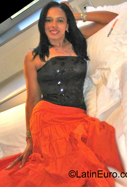 Date this charming Dominican Republic girl Angela from Santo Domingo DO23045