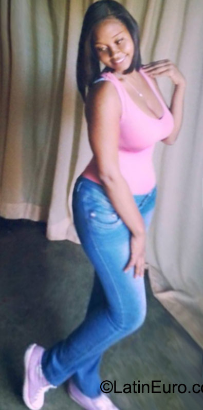Date this delightful Dominican Republic girl Leidi from Higuey DO23070