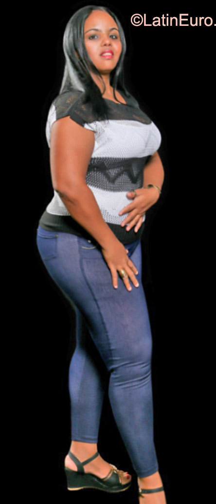 Date this delightful Dominican Republic girl Flor from Santo Domingo DO23131