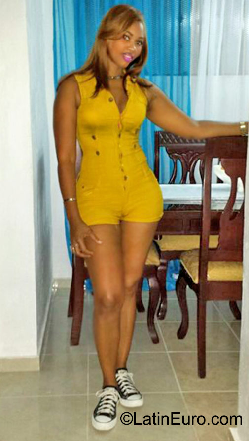 Date this passionate Dominican Republic girl Sonia from Santo Domingo DO23141