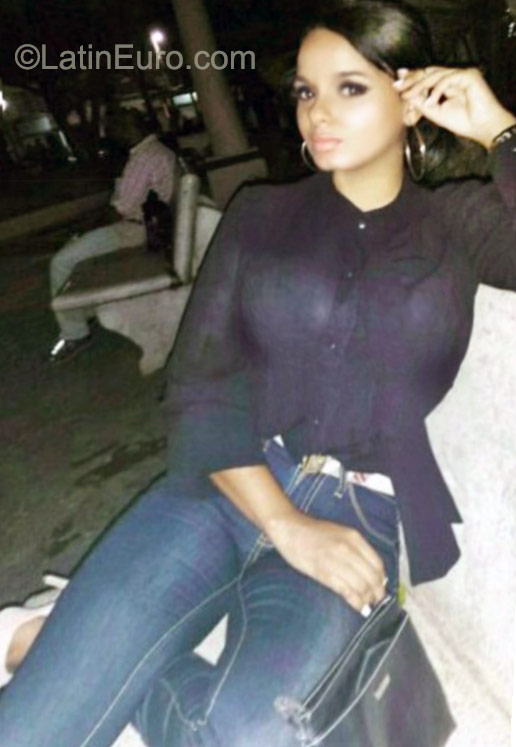Date this good-looking Dominican Republic girl Eva cristina from Nagua DO23145