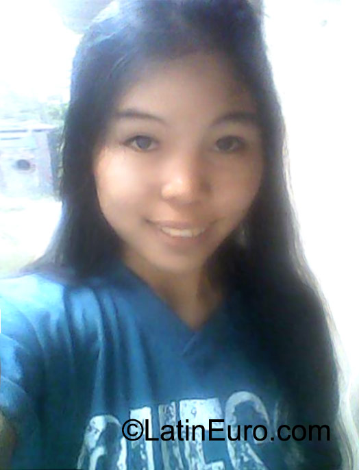 Date this georgeous Philippines girl Gina from Bacolod City PH812
