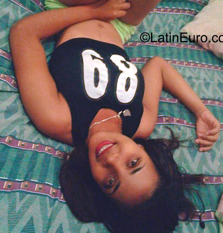 Date this lovely Dominican Republic girl Lucia from Santo Domingo DO23181