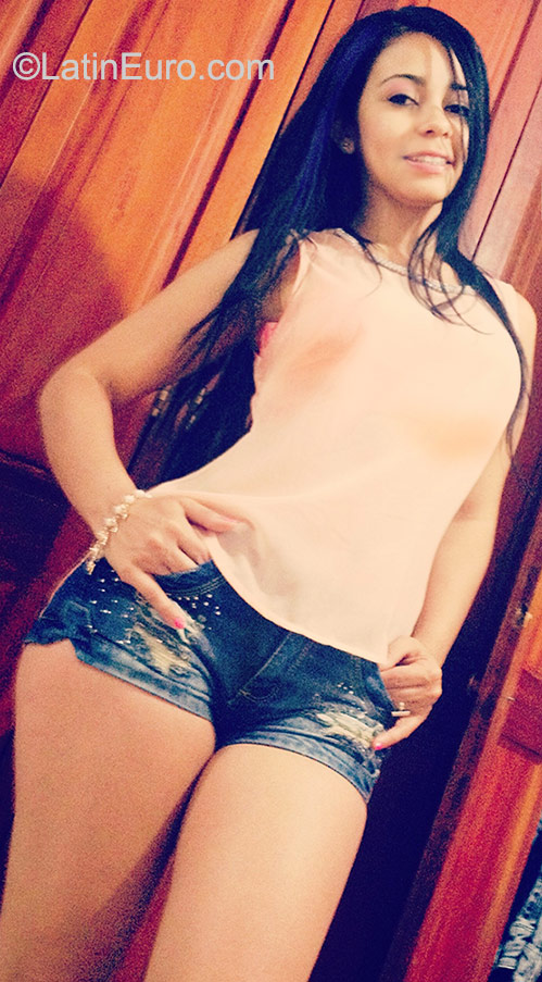 Date this charming Colombia girl Alejandra from Medellin CO17992